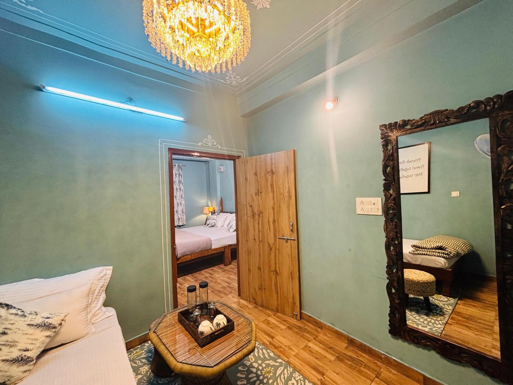 Footprint Hostel อุเดเปอร์ ภายนอก รูปภาพ