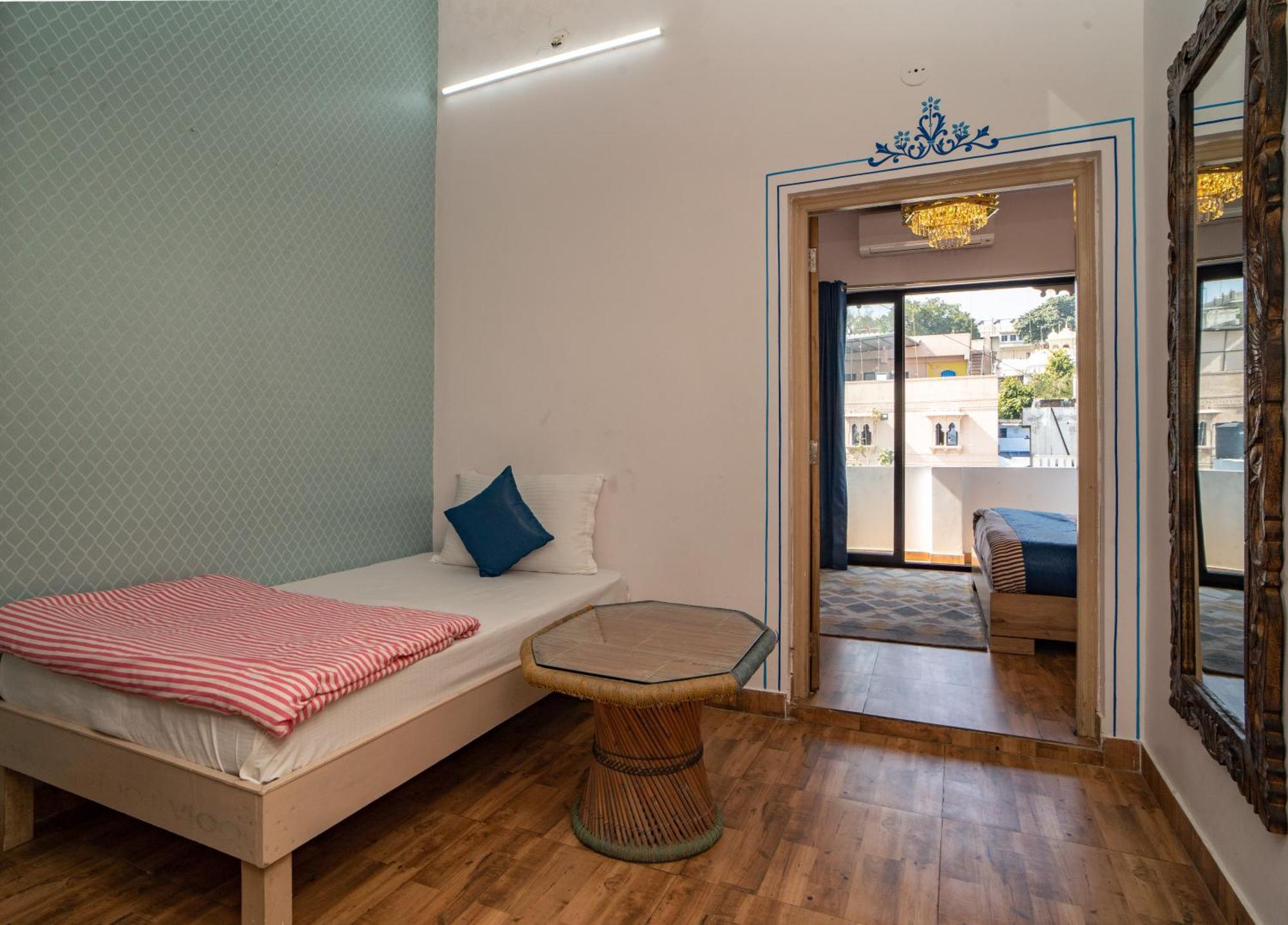 Footprint Hostel อุเดเปอร์ ภายนอก รูปภาพ