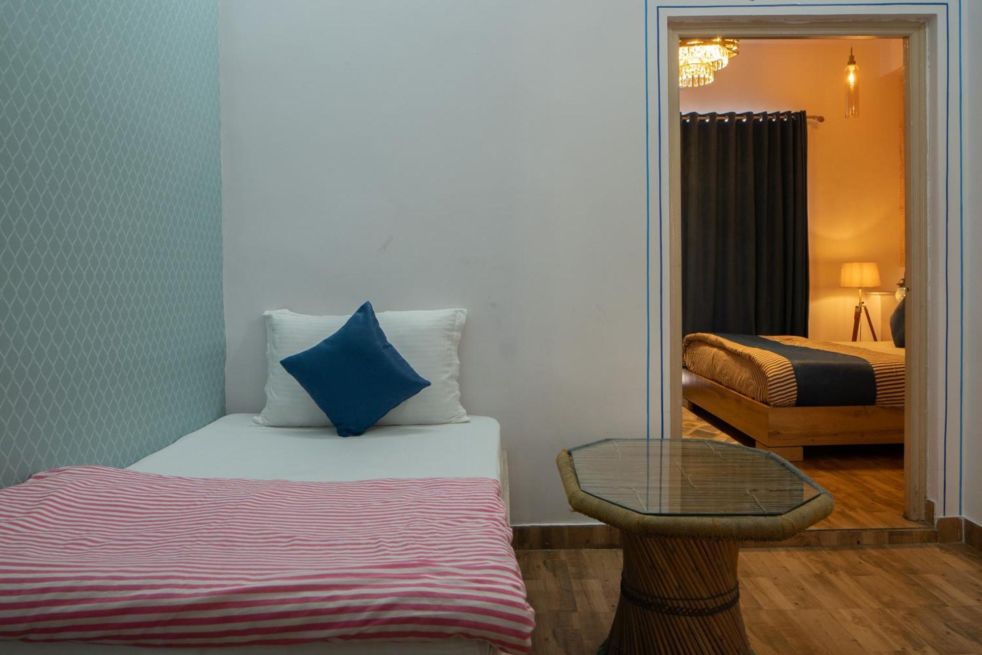 Footprint Hostel อุเดเปอร์ ภายนอก รูปภาพ