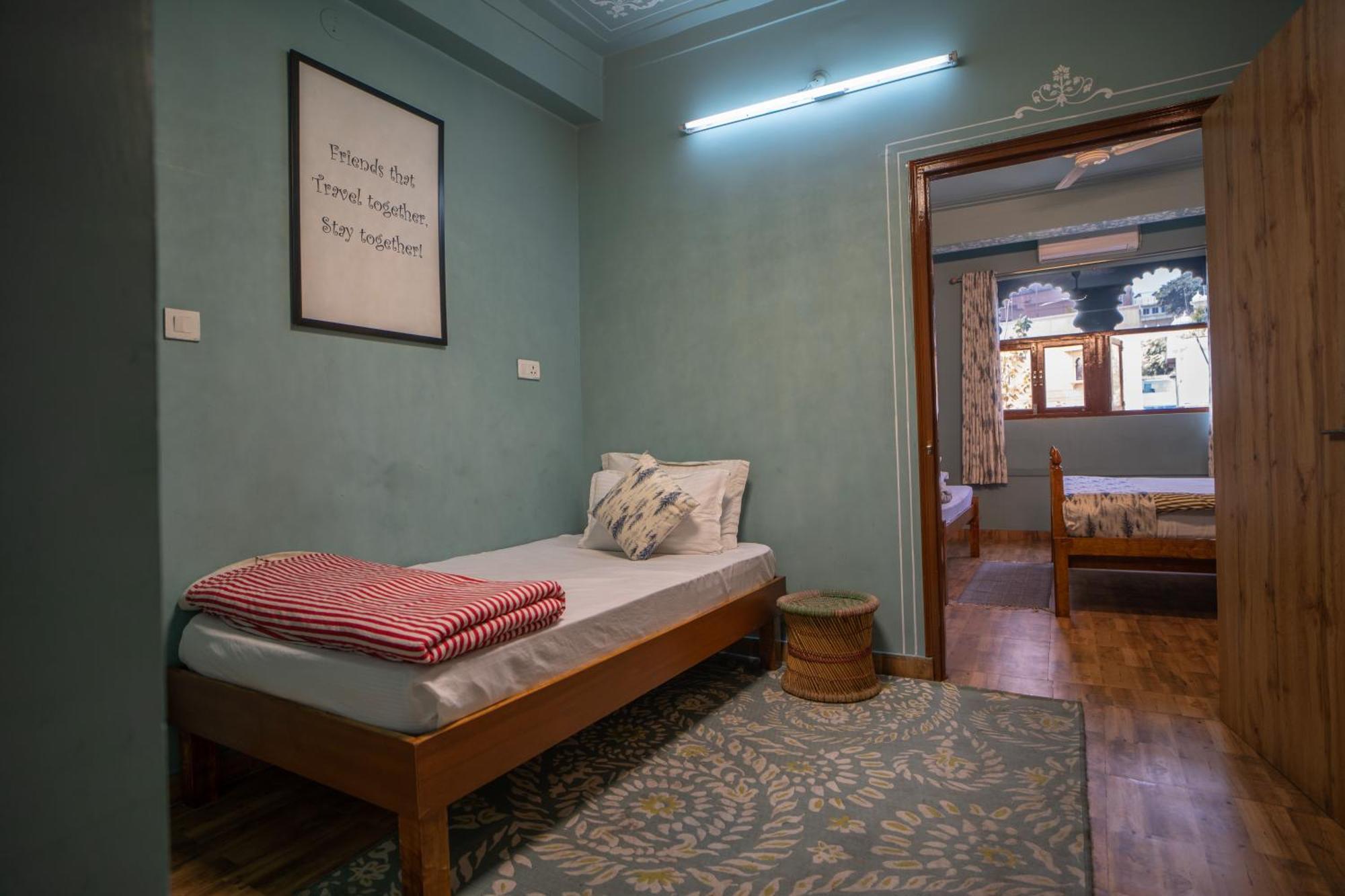 Footprint Hostel อุเดเปอร์ ภายนอก รูปภาพ