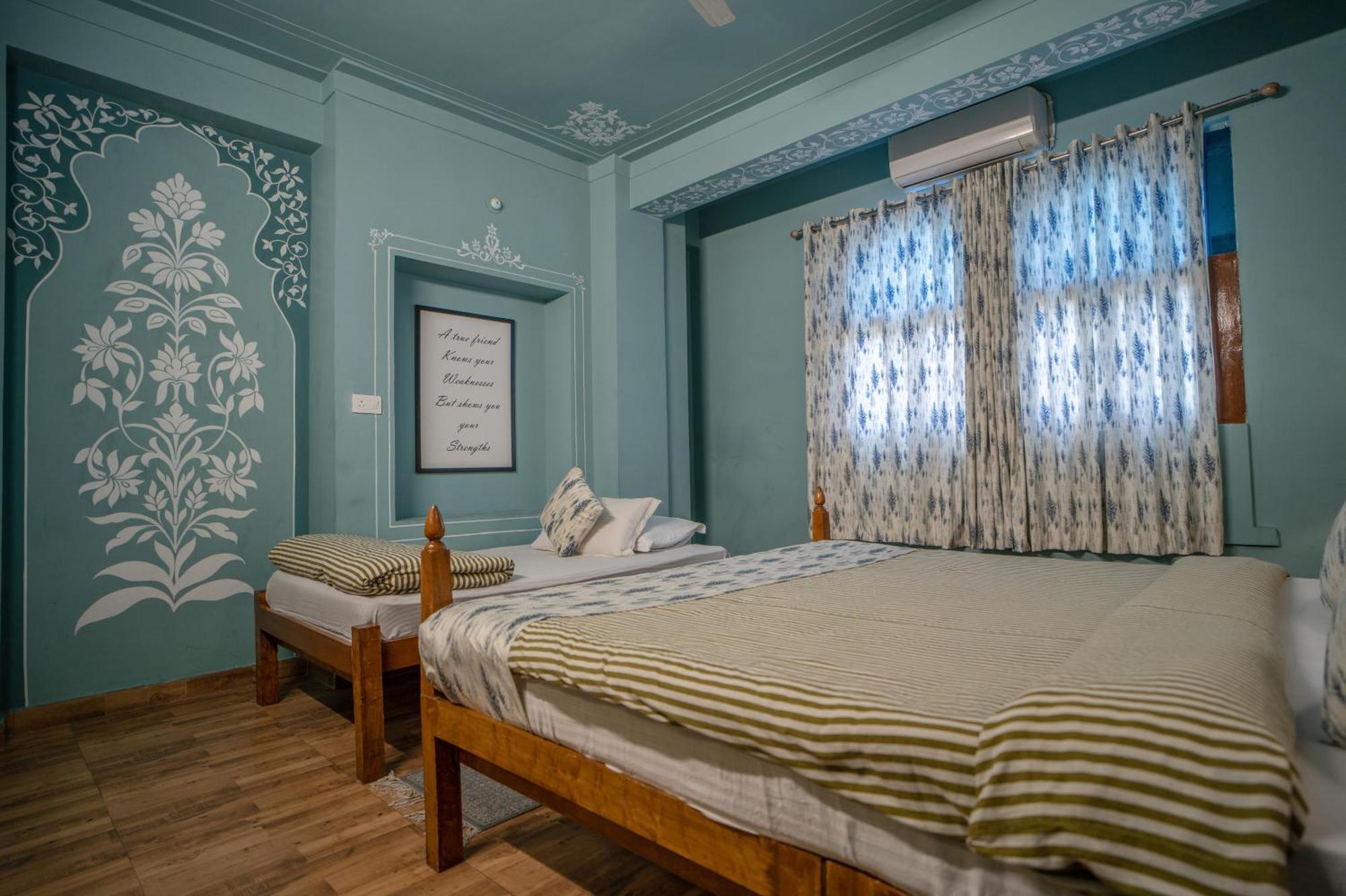 Footprint Hostel อุเดเปอร์ ภายนอก รูปภาพ